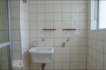 Área de Serviço de apartamento para alugar com 2 quartos, 62m² em Jardim Mariliza, São Paulo