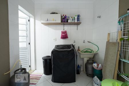 Casa à venda com 70m², 2 quartos e 2 vagasÁrea de serviço