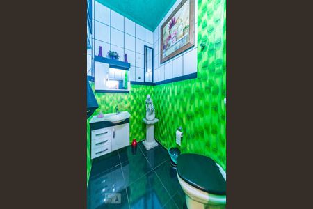 Casa à venda com 178m², 3 quartos e 1 vaga Casa à venda com 178m², 3 quartos e 1 vagaBanheiro da Edícula