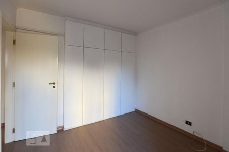 Quarto de apartamento à venda com 2 quartos, 68m² em Vila Olímpia, São Paulo