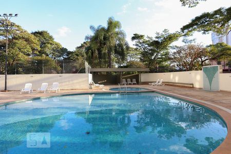 Apartamento à venda com 68m², 2 quartos e 1 vagaÁrea comum - Piscina