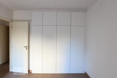 Quarto de apartamento à venda com 2 quartos, 68m² em Vila Olímpia, São Paulo