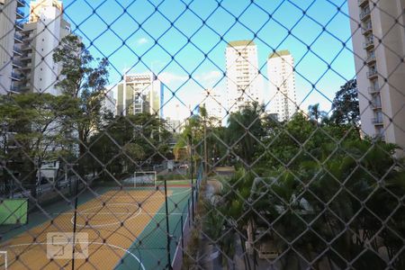 Vista de apartamento à venda com 2 quartos, 68m² em Vila Olímpia, São Paulo