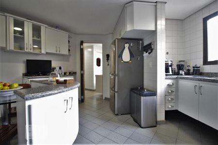 Apartamento à venda com 130m², 2 quartos e 2 vagasCozinha