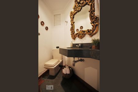 Apartamento à venda com 130m², 2 quartos e 2 vagasLavabo