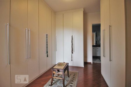 Apartamento à venda com 130m², 2 quartos e 2 vagasCloset