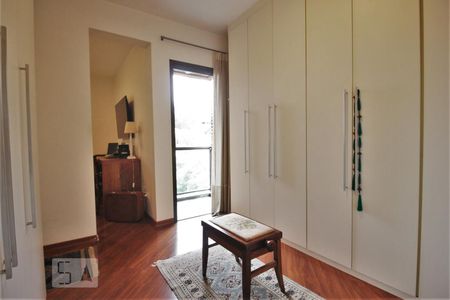 Apartamento à venda com 130m², 2 quartos e 2 vagasCloset
