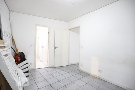 Suíte 2 de casa para alugar com 2 quartos, 70m² em Vila Cavaton, São Paulo
