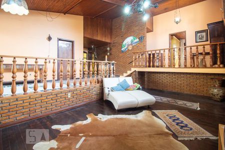 Sala de casa à venda com 3 quartos, 400m² em Rubem Berta, Porto Alegre