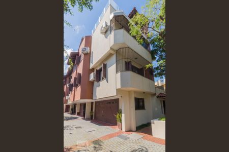 Casa à venda com 300m², 3 quartos e 2 vagasFachada