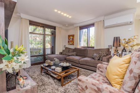 Casa à venda com 300m², 3 quartos e 2 vagasSala