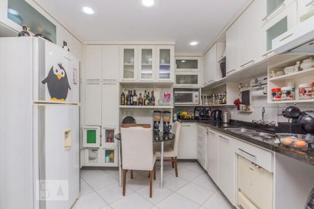 Casa à venda com 300m², 3 quartos e 2 vagasCozinha