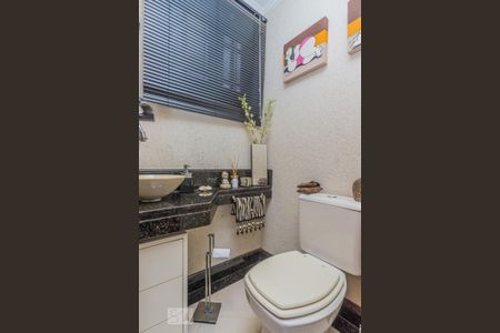 Casa à venda com 300m², 3 quartos e 2 vagasBanheiro 2