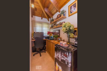 Escritório de casa à venda com 3 quartos, 300m² em Camaquã, Porto Alegre