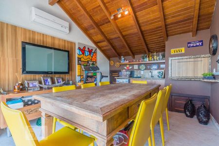 Churrasqueira de casa à venda com 3 quartos, 300m² em Camaquã, Porto Alegre