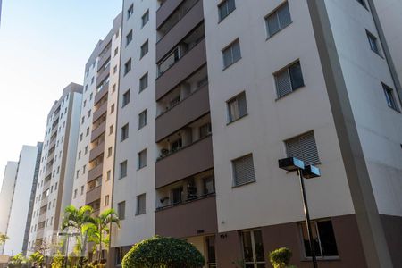 Apartamento à venda com 60m², 3 quartos e 1 vagaFachada