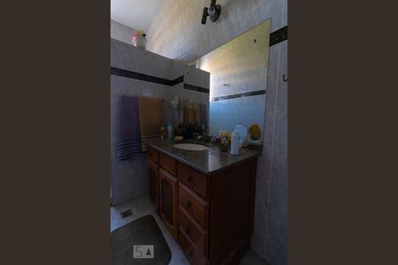 Casa à venda com 300m², 5 quartos e 6 vagasBanheiro 3