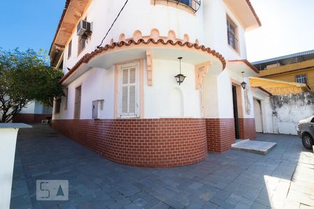 Casa à venda com 300m², 5 quartos e 6 vagasCorredores