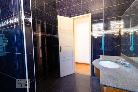 Casa à venda com 300m², 5 quartos e 6 vagasBanheiro 2