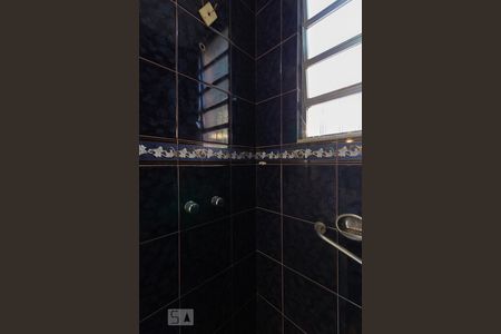 Casa à venda com 300m², 5 quartos e 6 vagasBanheiro 1