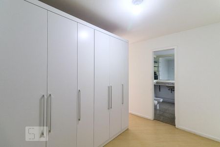 Casa de condomínio para alugar com 300m², 5 quartos e 2 vagas Casa de condomínio para alugar com 300m², 5 quartos e 2 vagasSuíte 3