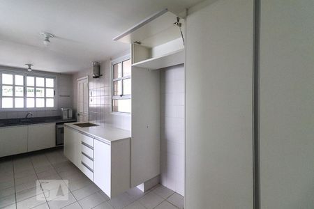 Casa de condomínio para alugar com 300m², 5 quartos e 2 vagas Casa de condomínio para alugar com 300m², 5 quartos e 2 vagasCozinha