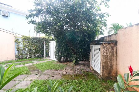 Casa de condomínio para alugar com 300m², 5 quartos e 2 vagas Casa de condomínio para alugar com 300m², 5 quartos e 2 vagasVista do Quarto