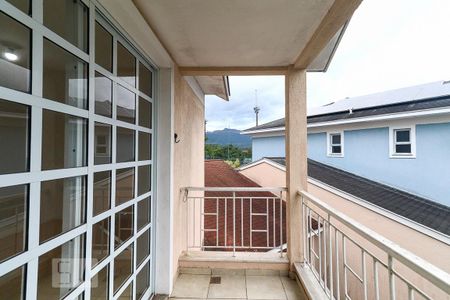 Casa de condomínio para alugar com 300m², 5 quartos e 2 vagas Casa de condomínio para alugar com 300m², 5 quartos e 2 vagasVaranda