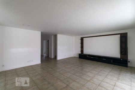 Sala de casa de condomínio para alugar com 5 quartos, 300m² em Recreio dos Bandeirantes, Rio de Janeiro