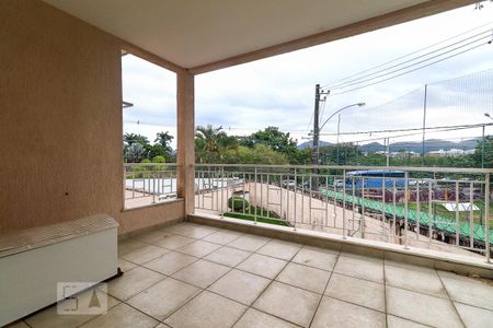 Casa de condomínio para alugar com 300m², 5 quartos e 2 vagas Casa de condomínio para alugar com 300m², 5 quartos e 2 vagasVaranda