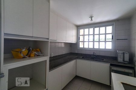 Casa de condomínio para alugar com 300m², 5 quartos e 2 vagas Casa de condomínio para alugar com 300m², 5 quartos e 2 vagasCozinha
