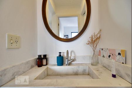 Lavabo de apartamento para alugar com 1 quarto, 33m² em Vila Pompéia, São Paulo