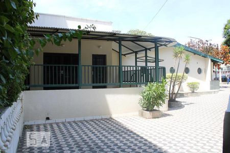 Apartamento à venda com 74m², 2 quartos e 1 vaga Apartamento à venda com 74m², 2 quartos e 1 vagaSalão de Festas