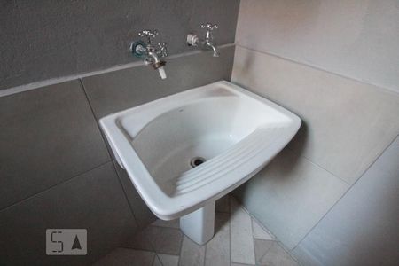 Casa à venda com 130m², 2 quartos e 2 vagasarea de serviço