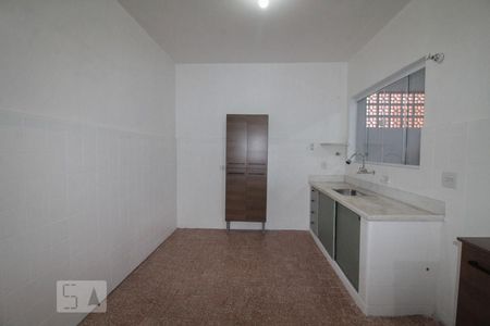 Casa à venda com 130m², 2 quartos e 2 vagascozinha