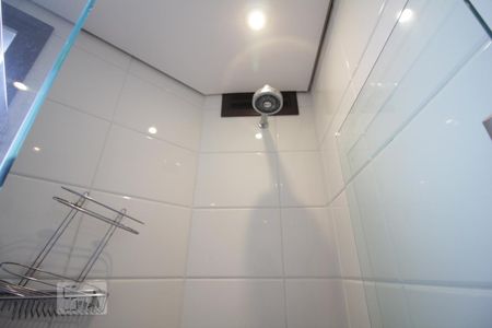 Apartamento à venda com 220m², 3 quartos e 4 vagas Apartamento à venda com 220m², 3 quartos e 4 vagasChuveiro