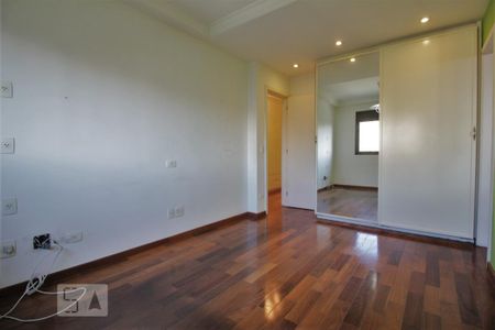 Apartamento à venda com 220m², 3 quartos e 4 vagas Apartamento à venda com 220m², 3 quartos e 4 vagasSuíte 1