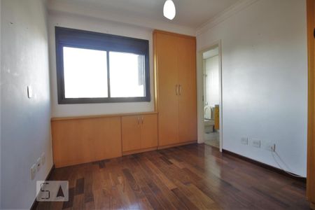 Apartamento à venda com 220m², 3 quartos e 4 vagas Apartamento à venda com 220m², 3 quartos e 4 vagasSuíte 2
