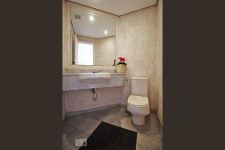 Apartamento à venda com 220m², 3 quartos e 4 vagas Apartamento à venda com 220m², 3 quartos e 4 vagasLavabo