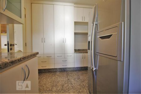 Apartamento à venda com 220m², 3 quartos e 4 vagas Apartamento à venda com 220m², 3 quartos e 4 vagasCozinha
