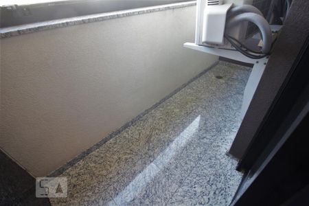 Apartamento à venda com 220m², 3 quartos e 4 vagas Apartamento à venda com 220m², 3 quartos e 4 vagasVaranda