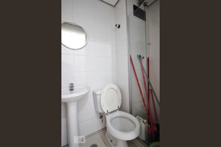 Apartamento à venda com 220m², 3 quartos e 4 vagas Apartamento à venda com 220m², 3 quartos e 4 vagasBanheiro da suíte