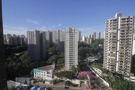 Apartamento à venda com 220m², 3 quartos e 4 vagas Apartamento à venda com 220m², 3 quartos e 4 vagasVista da suíte 3