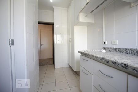 Apartamento à venda com 220m², 3 quartos e 4 vagas Apartamento à venda com 220m², 3 quartos e 4 vagasÁrea de Serviço
