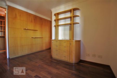 Apartamento à venda com 220m², 3 quartos e 4 vagas Apartamento à venda com 220m², 3 quartos e 4 vagasSuíte 3