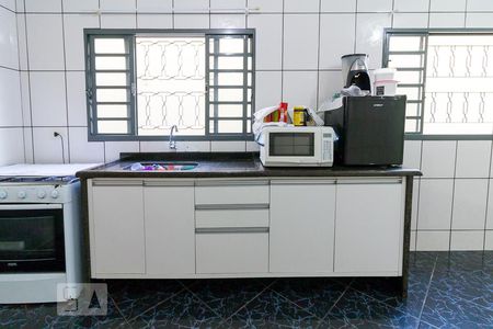 Casa à venda com 150m², 3 quartos e 2 vagasCozinha - pia e gabinete