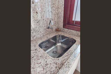 Casa à venda com 324m², 5 quartos e 4 vagas Casa à venda com 324m², 5 quartos e 4 vagasÁrea de Serviço