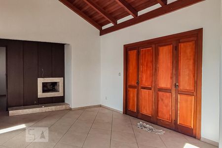 Casa à venda com 324m², 5 quartos e 4 vagas Casa à venda com 324m², 5 quartos e 4 vagasLiving 2
