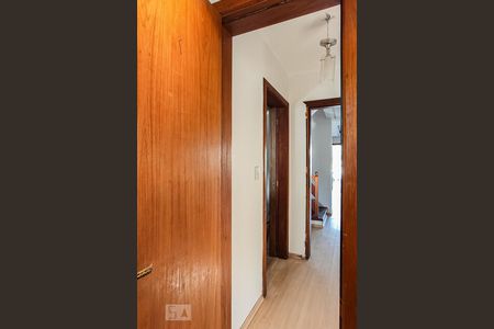 Casa à venda com 324m², 5 quartos e 4 vagas Casa à venda com 324m², 5 quartos e 4 vagasBanheiro