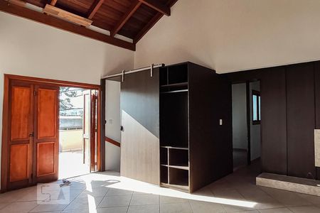 Casa à venda com 324m², 5 quartos e 4 vagas Casa à venda com 324m², 5 quartos e 4 vagasLiving 2